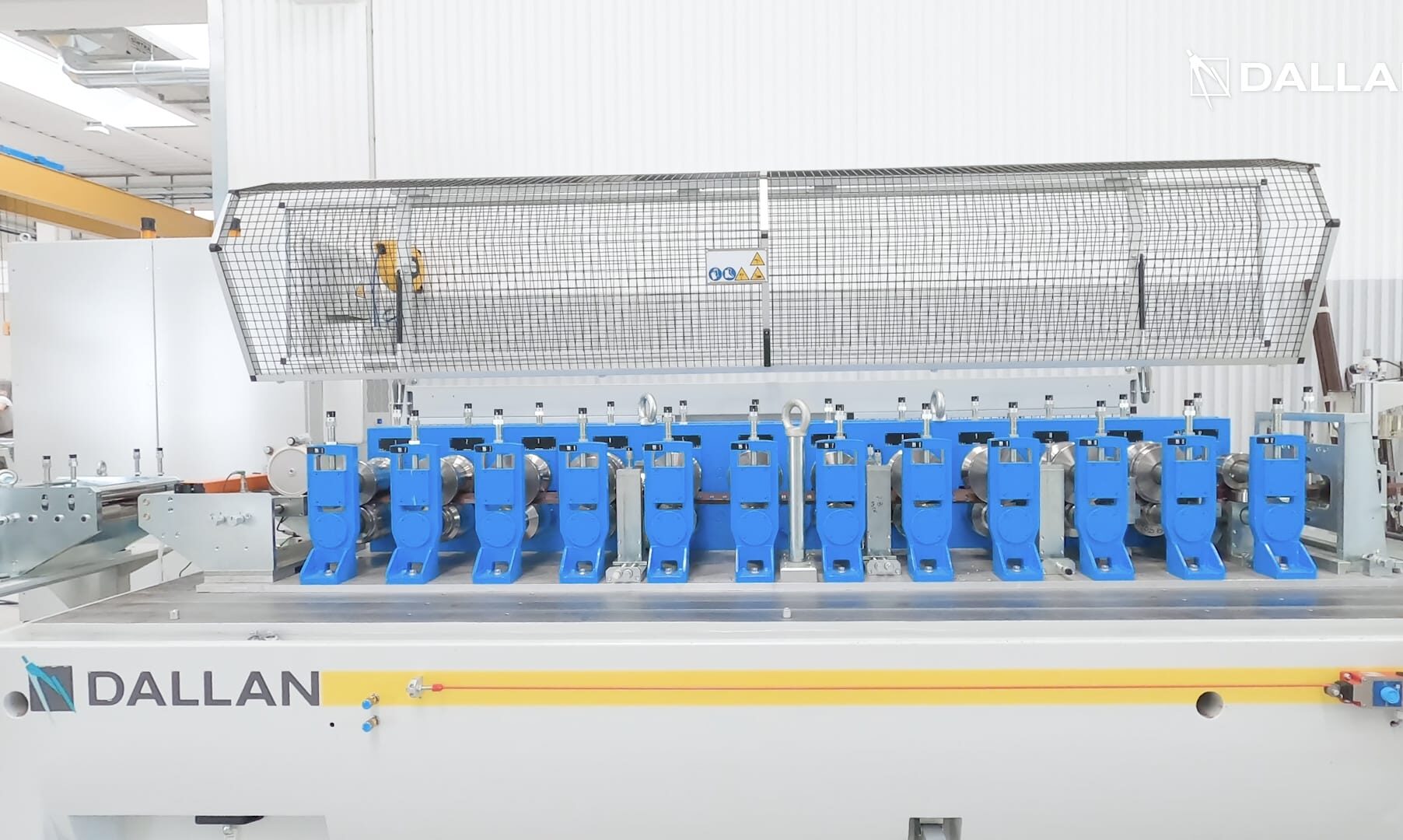 Dallan T4 precision roll forming machine